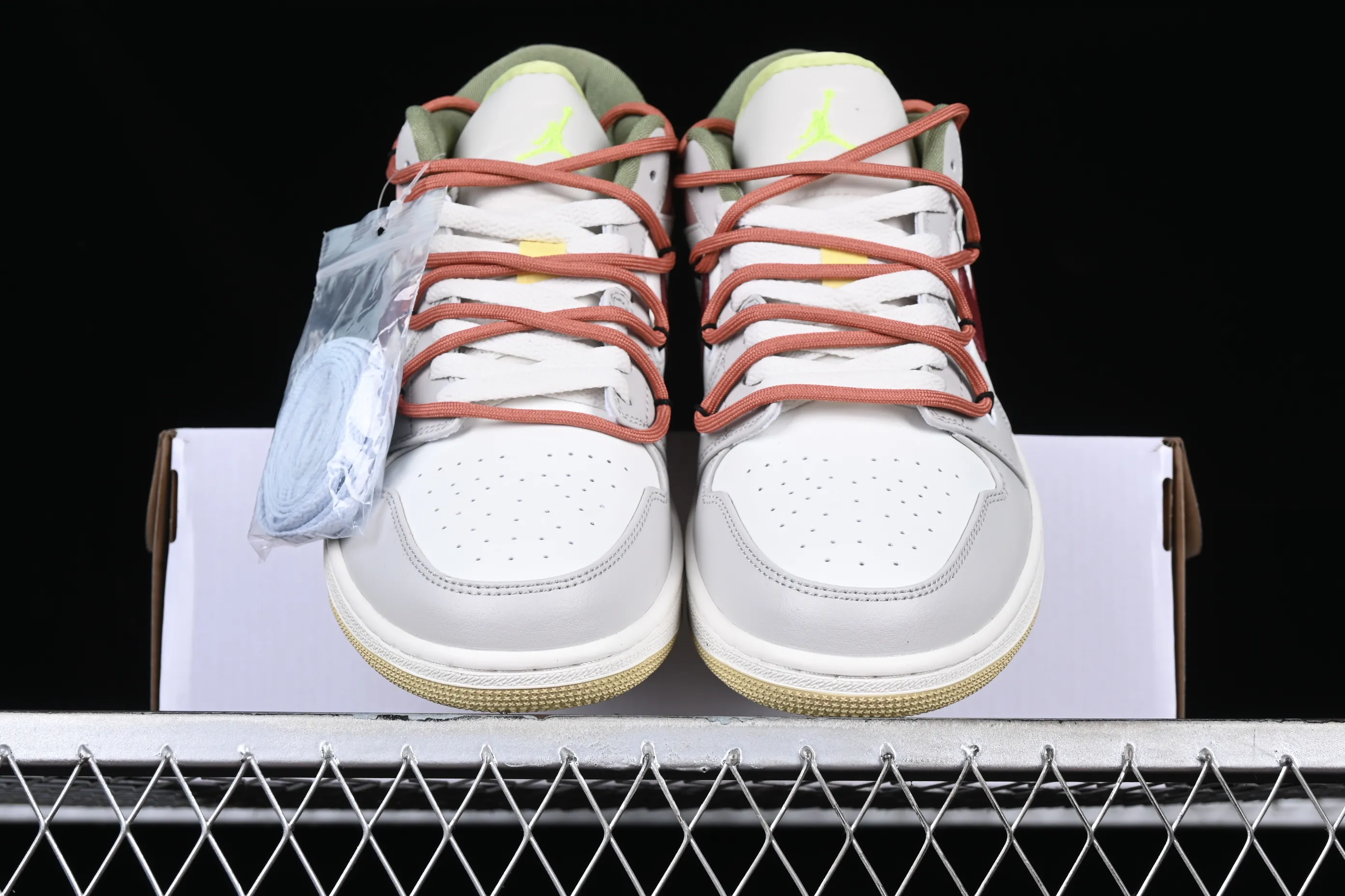 All categories Air Jordan Jordan series basketball shoes Air Jordan 1 Low Z version Air Jordan 1 Low AJ1 Joe 1 gray pink strap deconstruction low-top basketball shoes FD9906-131